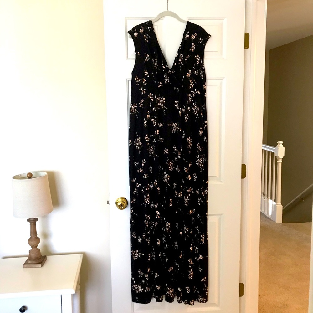 Tiffany Rose Micro-floral Maternity dress